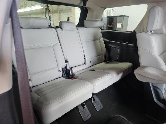 Certified 2025 Ford Expedition Platinum AWD/4WD image 16