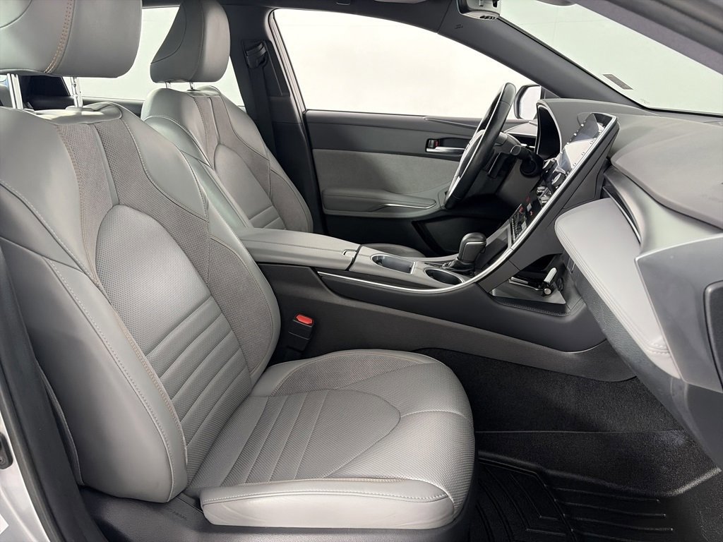 Used 2019 Toyota Avalon XSE image 31