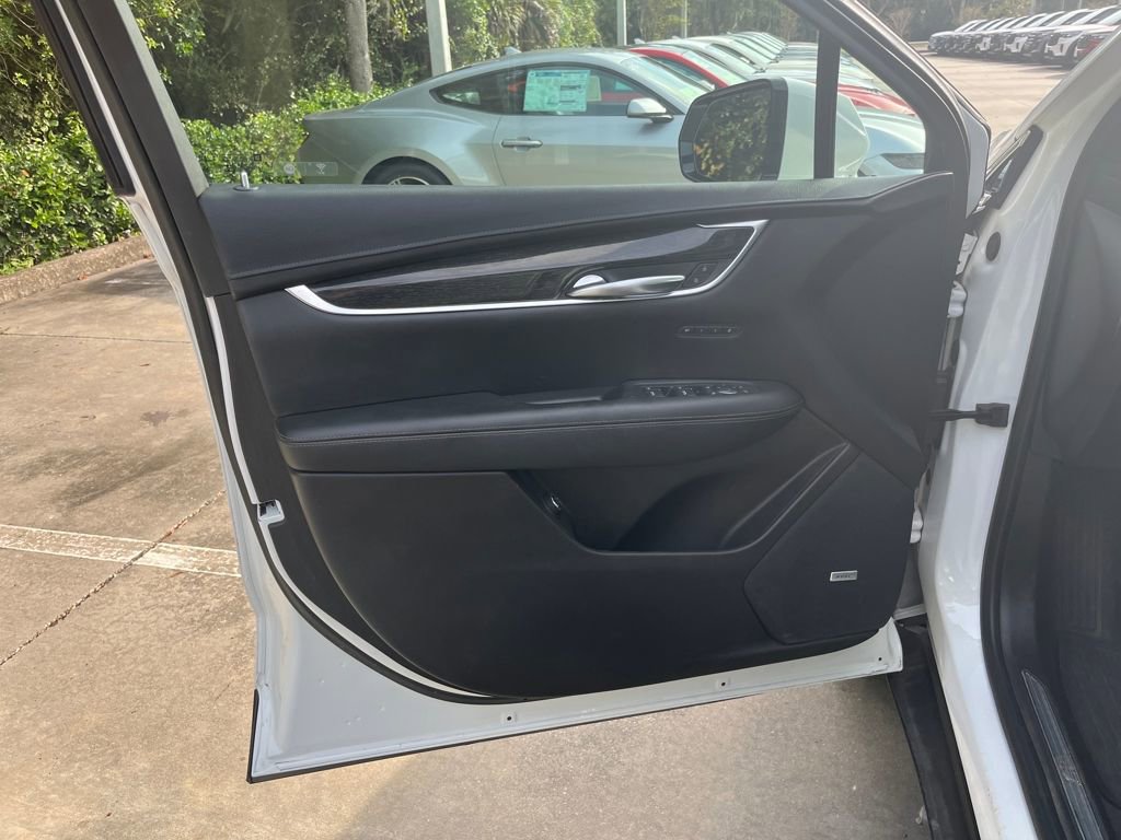 Used 2021 Cadillac XT5 Premium Luxury image 16