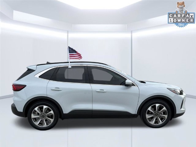 Certified 2025 Ford Escape Platinum w/ Premium Technology Package FWD image 12