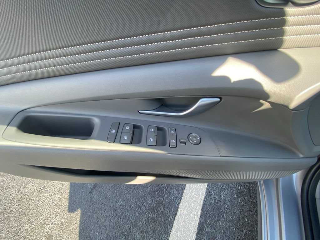 Used 2026 Hyundai Elantra Sport FWD image 11
