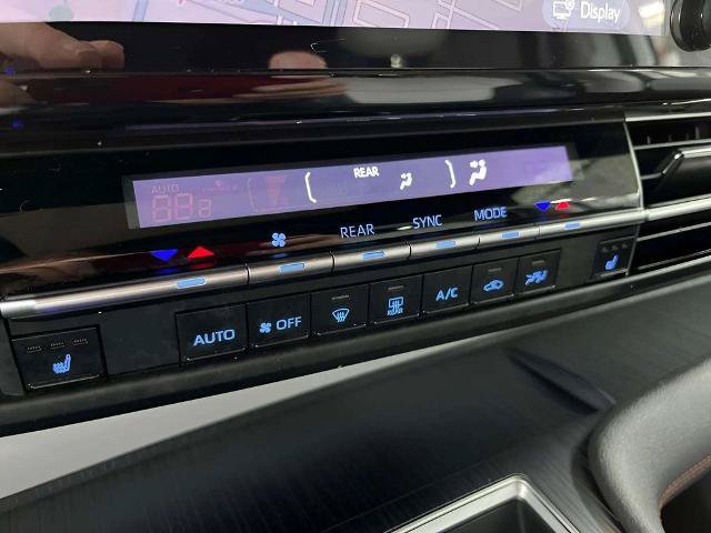 Used 2021 Toyota Sienna XSE FWD image 28