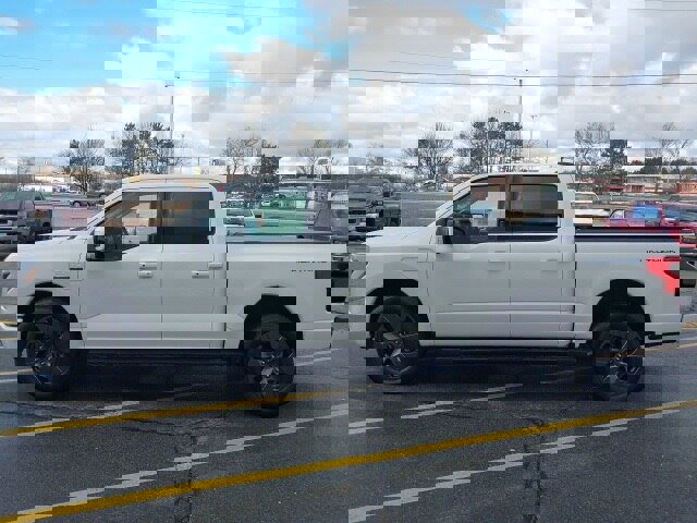 Certified 2022 Ford F150 Lightning Lariat w/ Equipment Group 511A High image 2