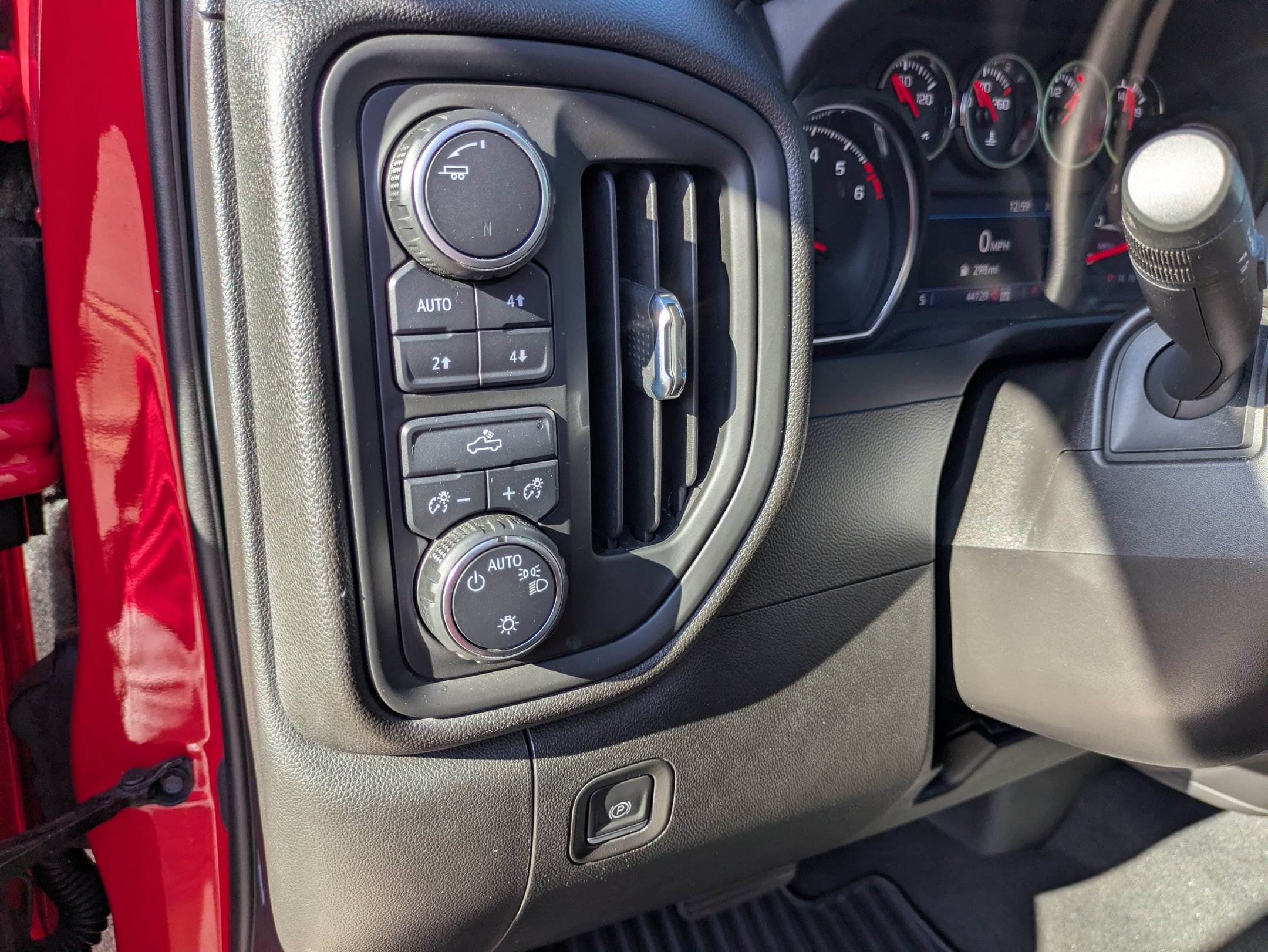 Used 2022 Chevrolet Silverado 1500 Custom Trail Boss w/ Safety Confidence Package AWD/4WD image 17
