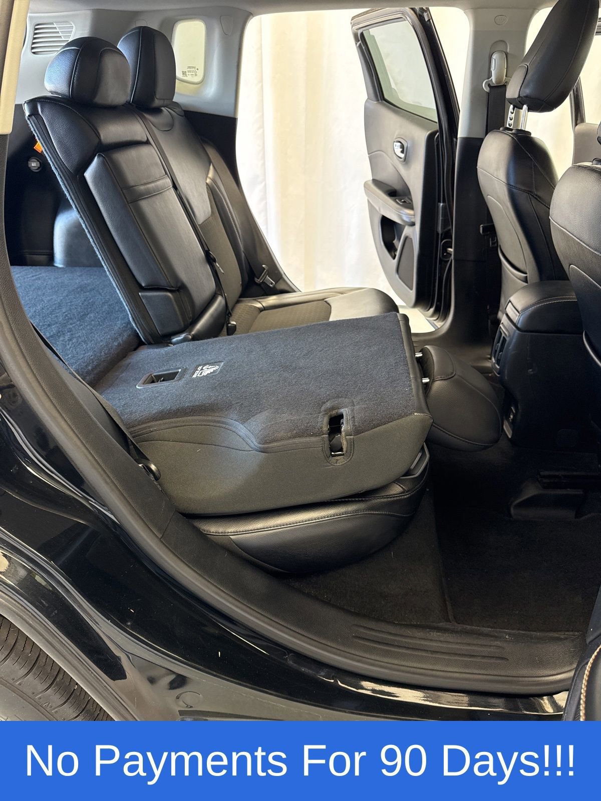 Used 2017 Jeep Compass Latitude image 33