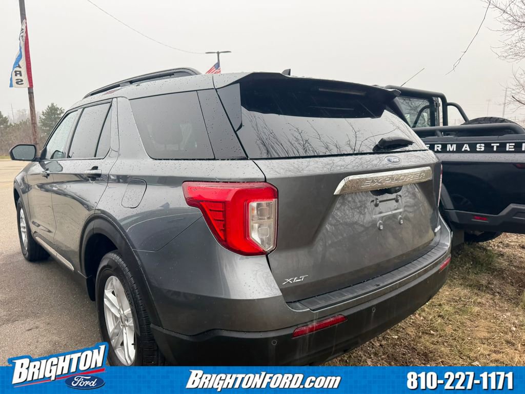Certified 2024 Ford Explorer XLT image 2