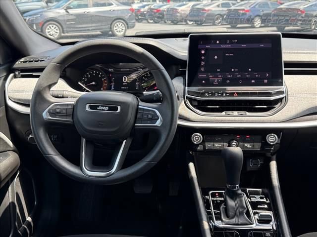 Used 2023 Jeep Compass Sport AWD/4WD image 13
