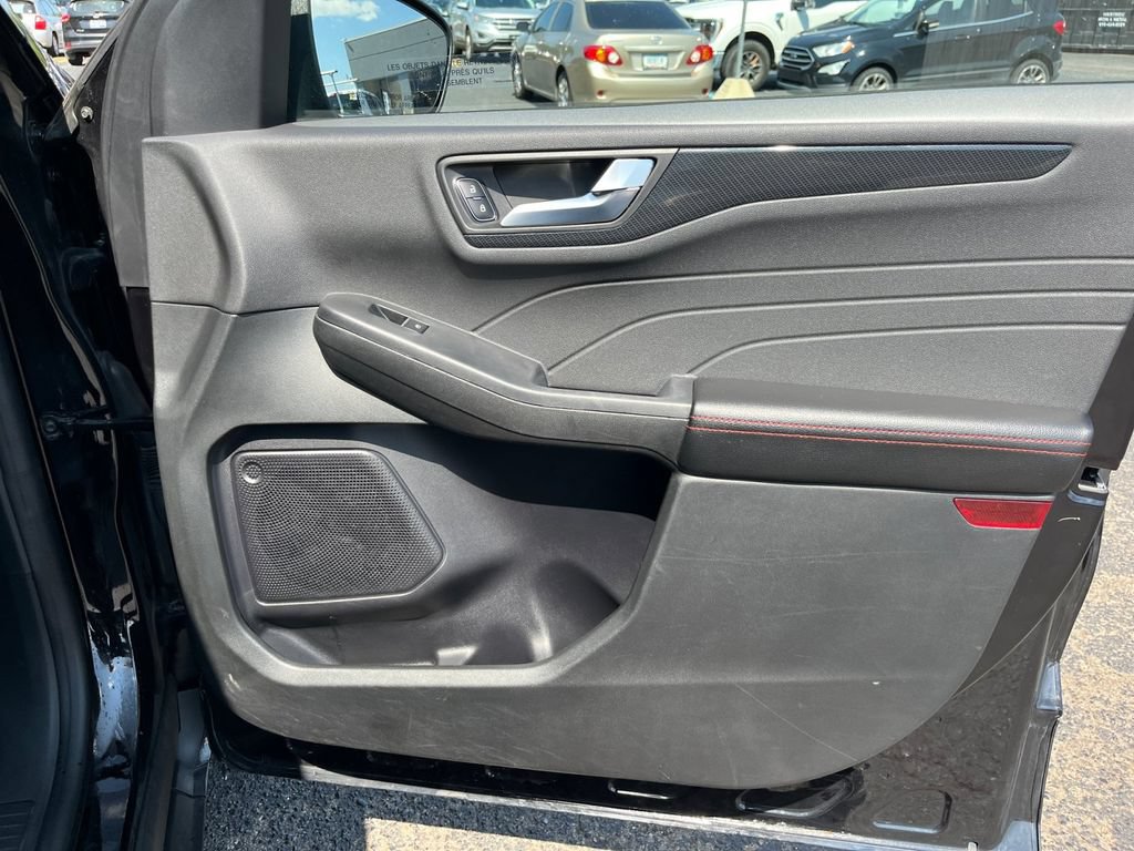 Certified 2023 Ford Escape ST-Line w/ Tech Pack #1 AWD/4WD image 21