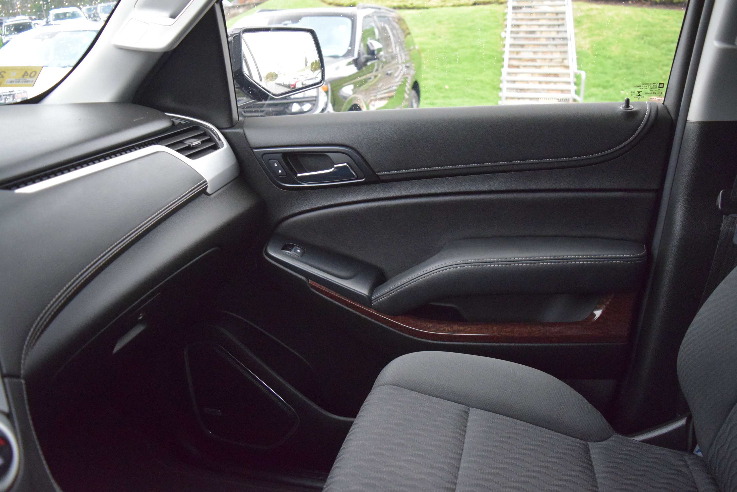 Used 2019 GMC Yukon XL SLE w/ SLE Value Package image 19