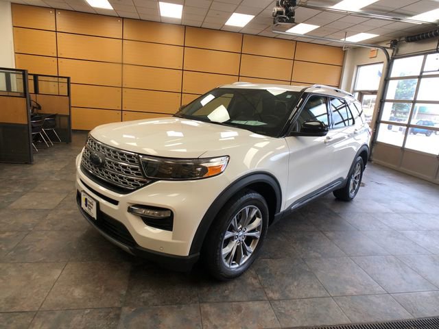 Certified 2022 Ford Explorer Limited w/ Equipment Group 301A AWD/4WD image 3