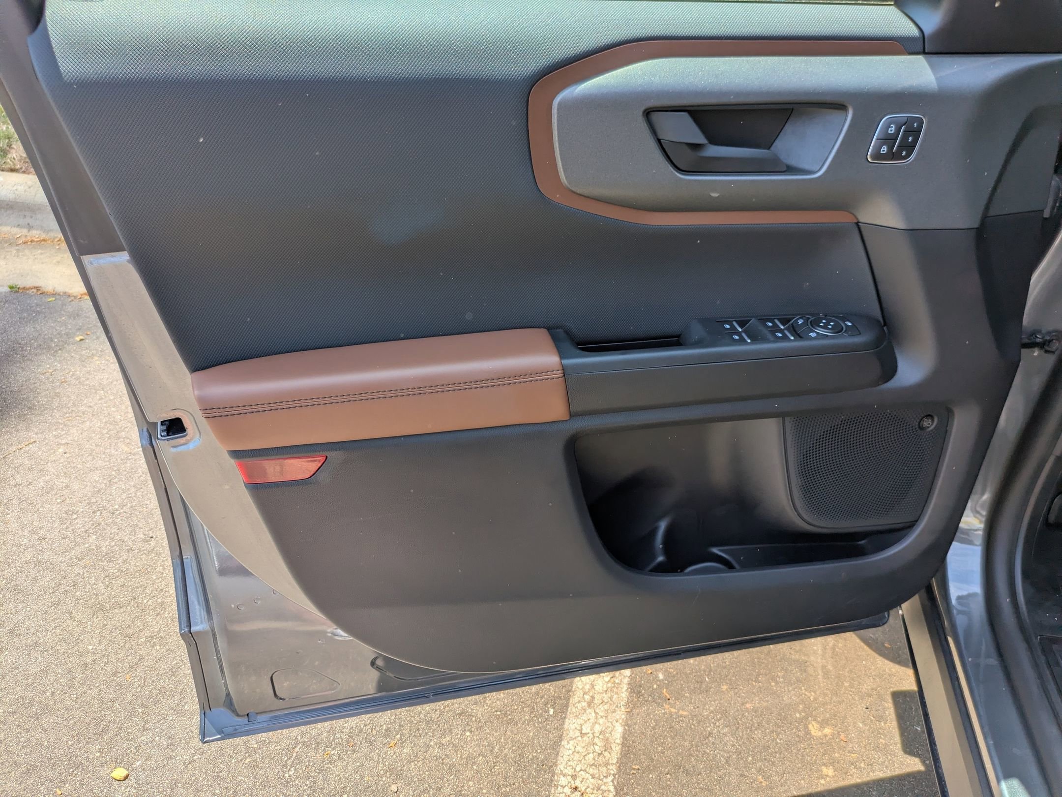 Certified 2025 Ford Bronco Sport Outer Banks w/ Outer Banks Tech Package+ AWD/4WD image 11