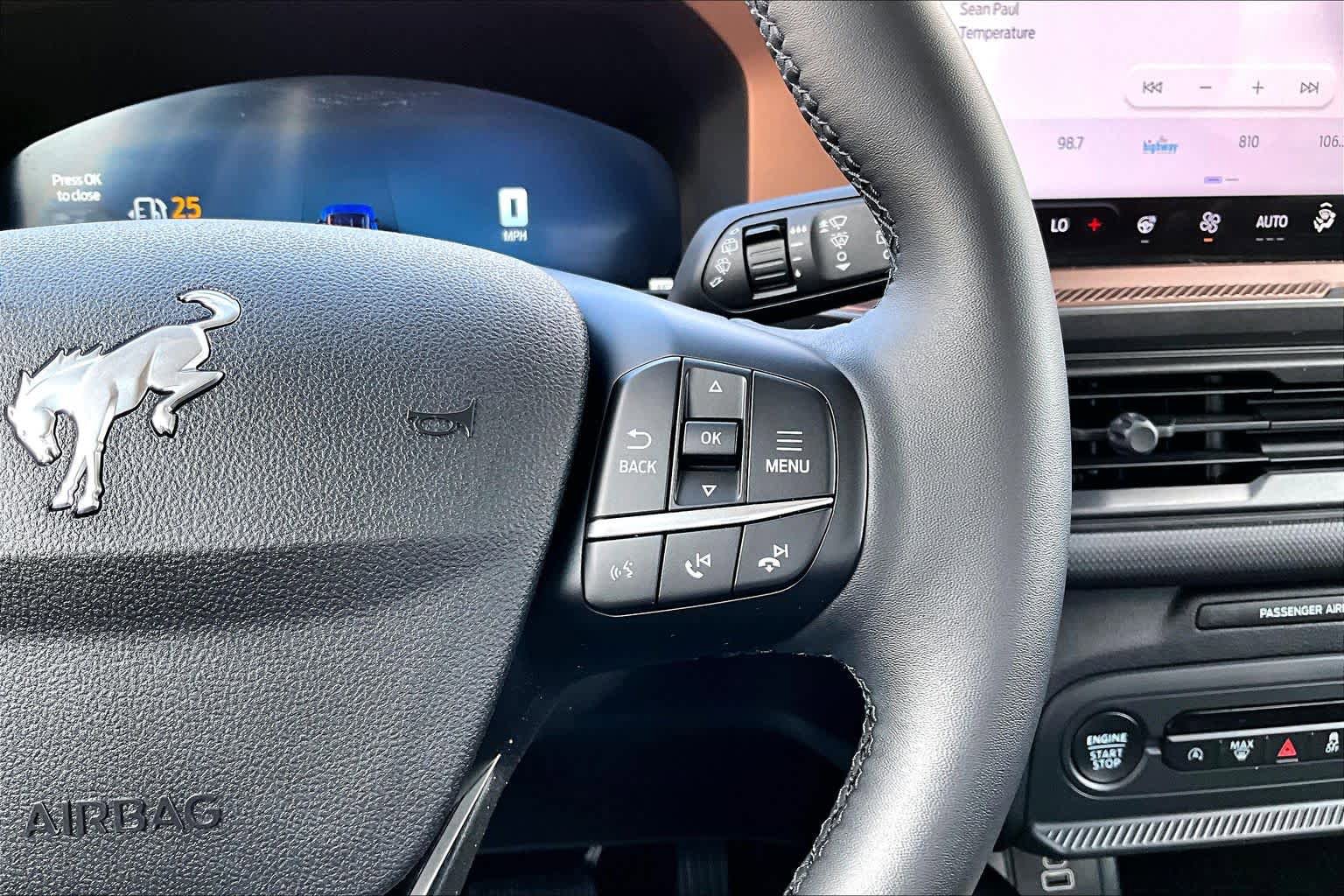 Certified 2025 Ford Bronco Sport Outer Banks w/ Outer Banks Tech Package+ AWD/4WD image 30