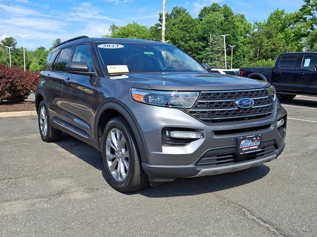 Certified 2023 Ford Explorer XLT w/ Equipment Group 202A AWD/4WD image 2