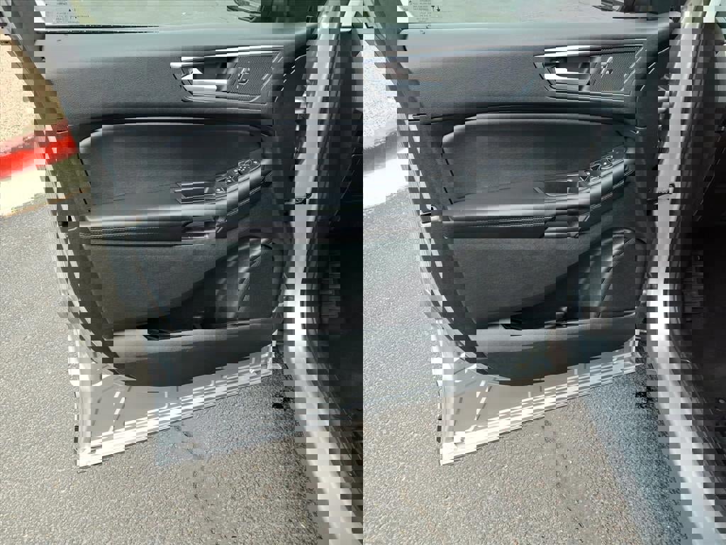 Certified 2022 Ford Edge SE w/ Black Appearance Package image 20