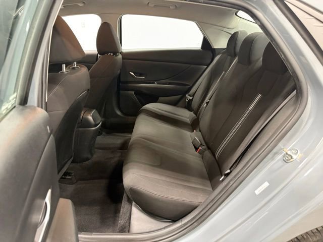 Used 2022 Hyundai Elantra SEL image 29
