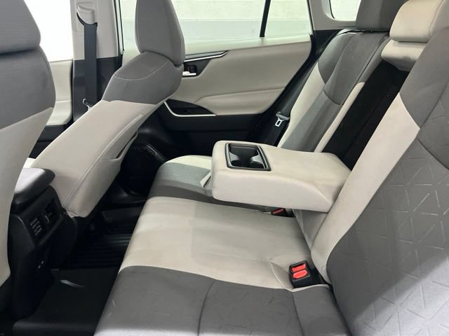 Used 2022 Toyota RAV4 XLE AWD/4WD image 43