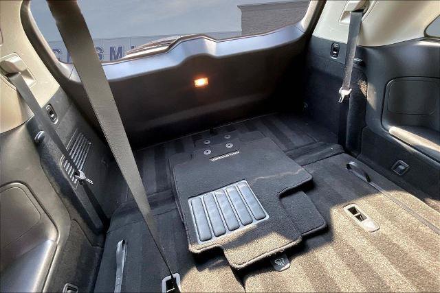 Used 2025 Nissan Pathfinder SV FWD image 25
