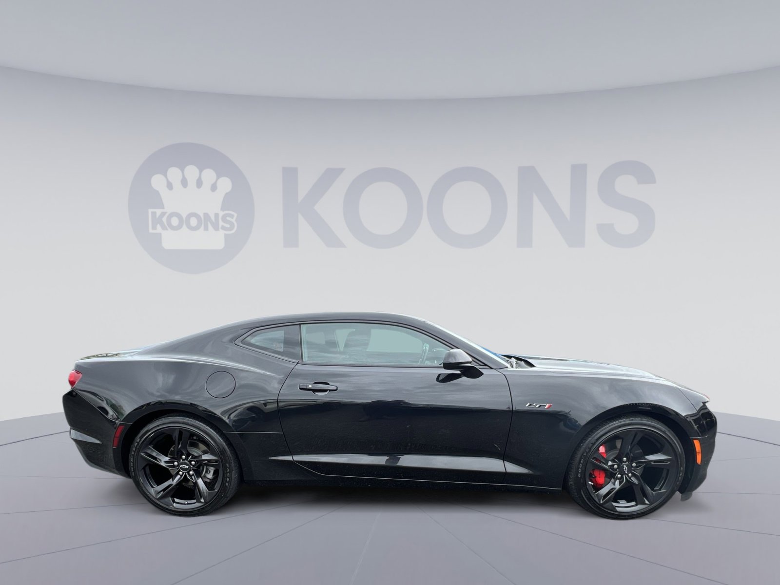 Used 2022 Chevrolet Camaro LT RWD image 17