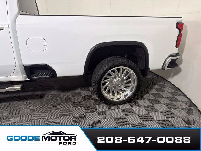 Used 2024 Chevrolet Silverado 3500 LTZ AWD/4WD image 5