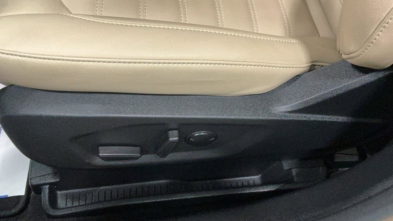 Certified 2021 Ford Edge SEL w/ Convenience Package image 17