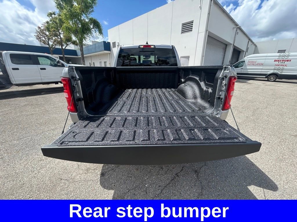 Used 2025 RAM 1500 Laramie AWD/4WD image 34