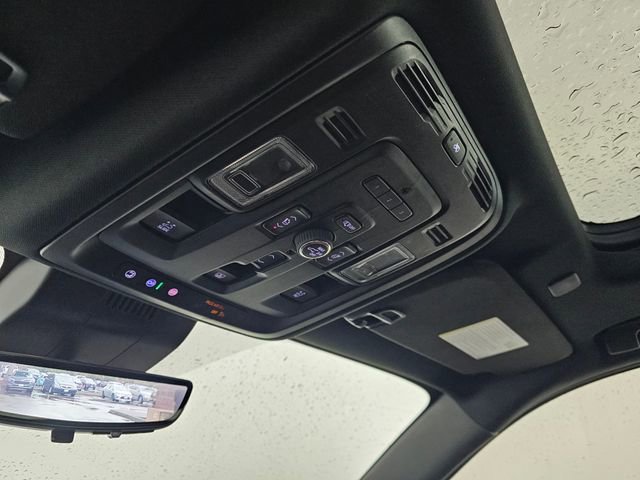 Used 2023 GMC Yukon XL Denali Ultimate AWD/4WD image 31