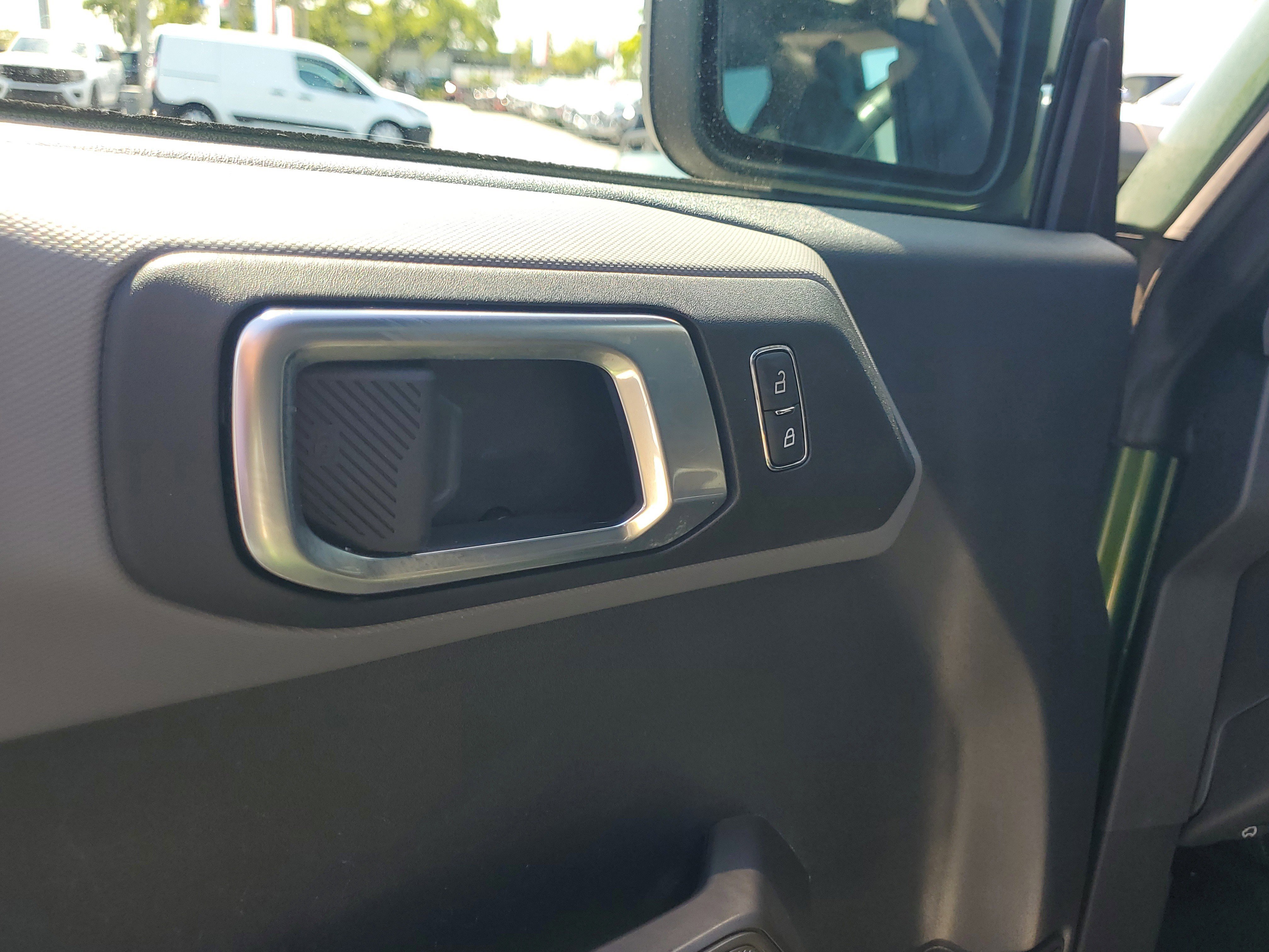 Certified 2023 Ford Bronco Black Diamond image 18