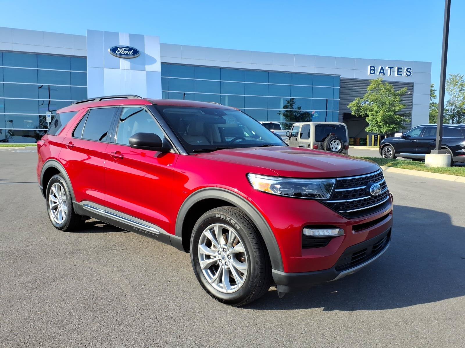 Certified 2021 Ford Explorer XLT w/ Equipment Group 202A AWD/4WD image 1