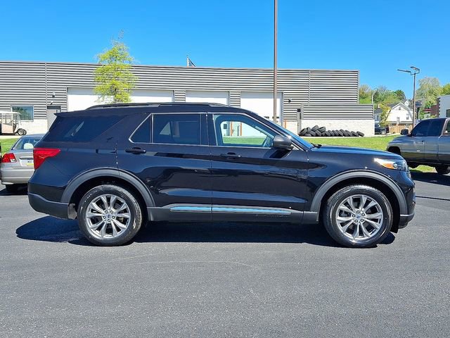 Certified 2023 Ford Explorer XLT w/ Equipment Group 202A AWD/4WD image 7