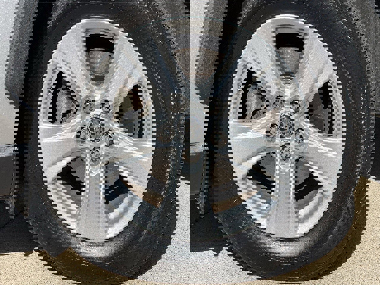 Used 2019 Toyota RAV4 XLE w/ Convenience Package image 9