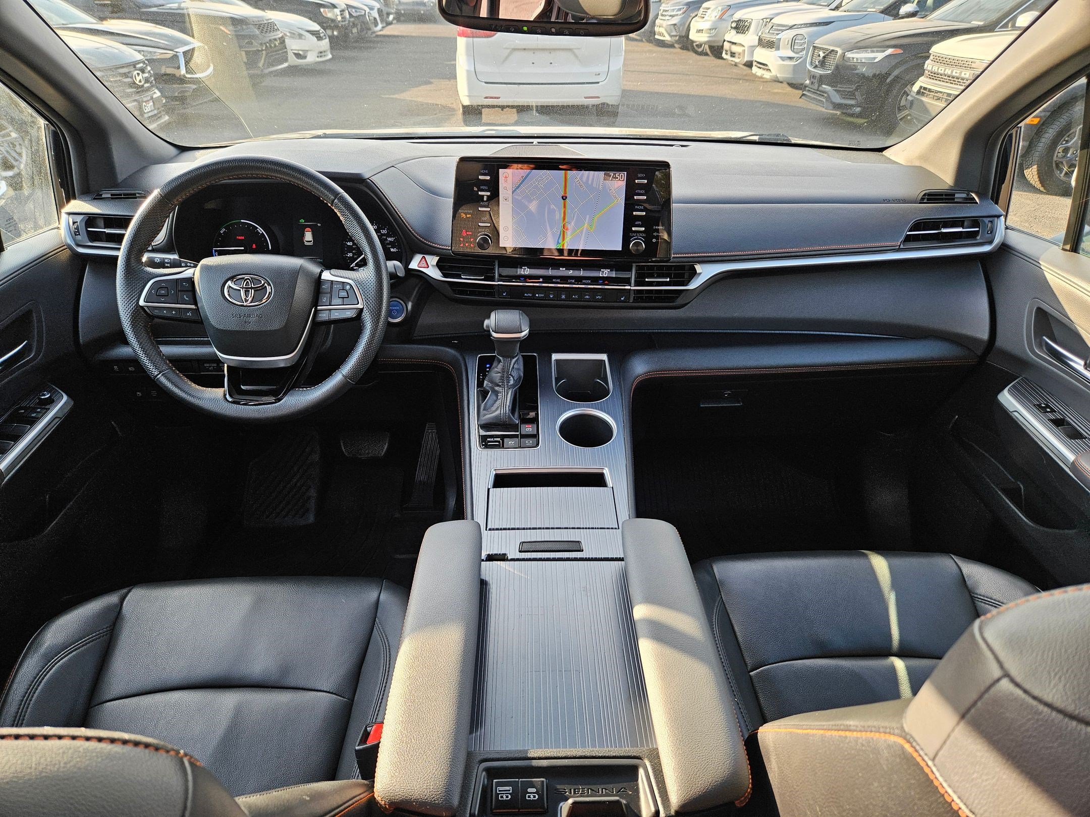 Used 2022 Toyota Sienna XSE AWD/4WD image 31