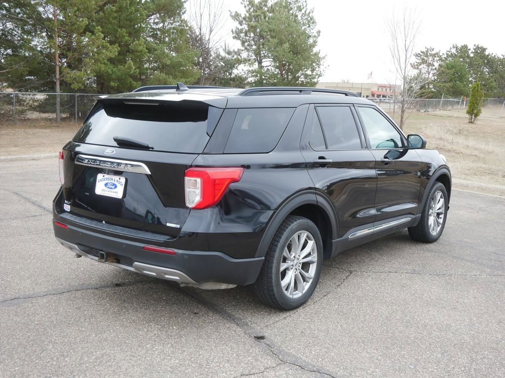 Certified 2020 Ford Explorer XLT w/ Equipment Group 202A AWD/4WD image 5