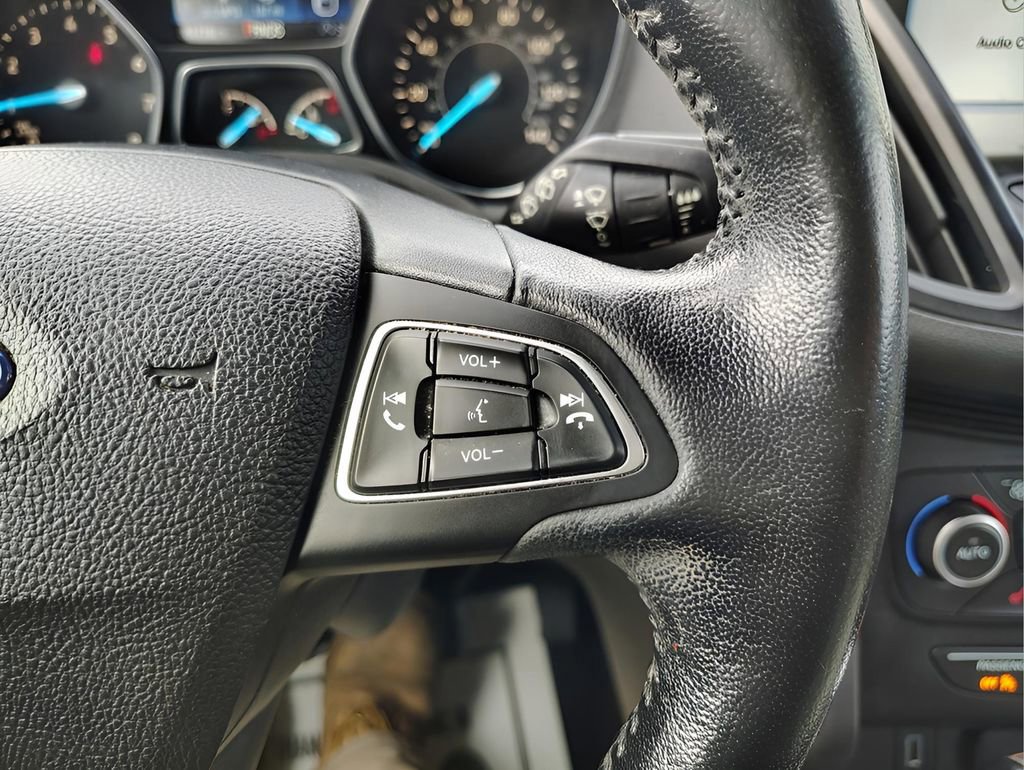 Certified 2019 Ford Escape SEL image 16