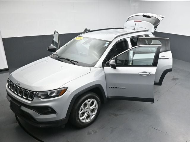 Used 2024 Jeep Compass Latitude AWD/4WD image 36