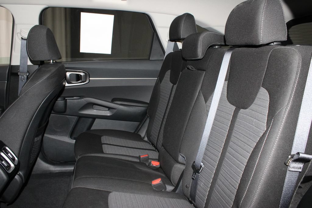 Used 2023 Kia Sorento LX AWD/4WD image 21