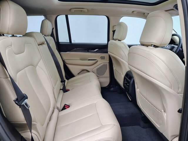 Used 2022 Jeep Grand Cherokee Limited AWD/4WD image 31