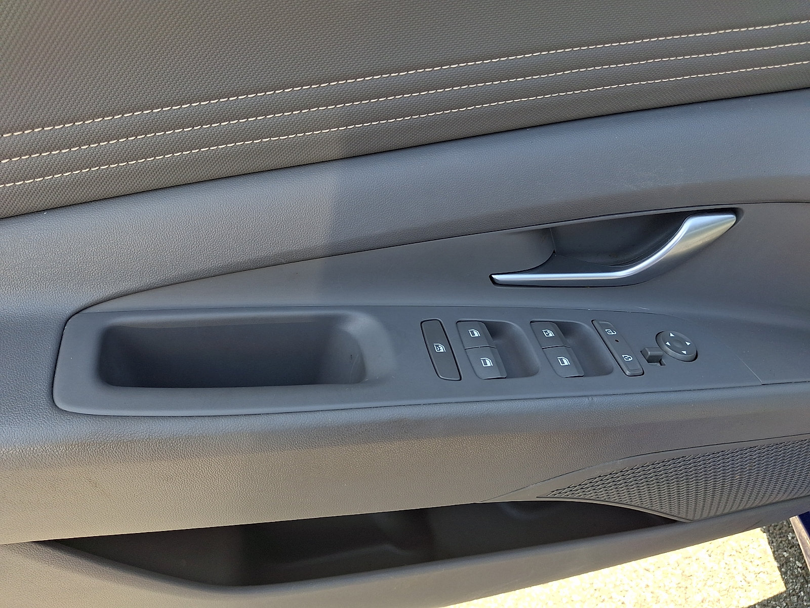 Used 2024 Hyundai Elantra SEL w/ Convenience Package FWD image 13