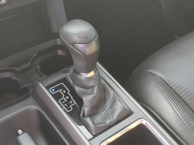 Used 2019 Toyota Tacoma TRD Off-Road AWD/4WD image 17