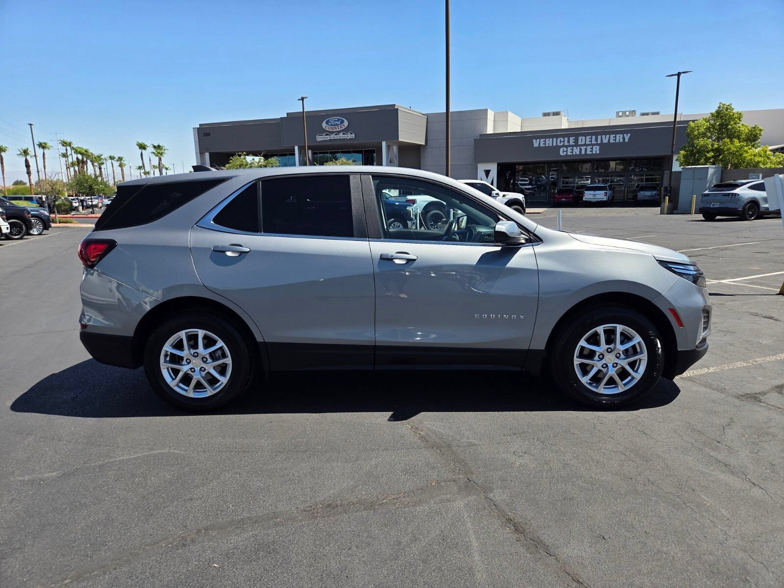 Used 2024 Chevrolet Equinox LT FWD image 7