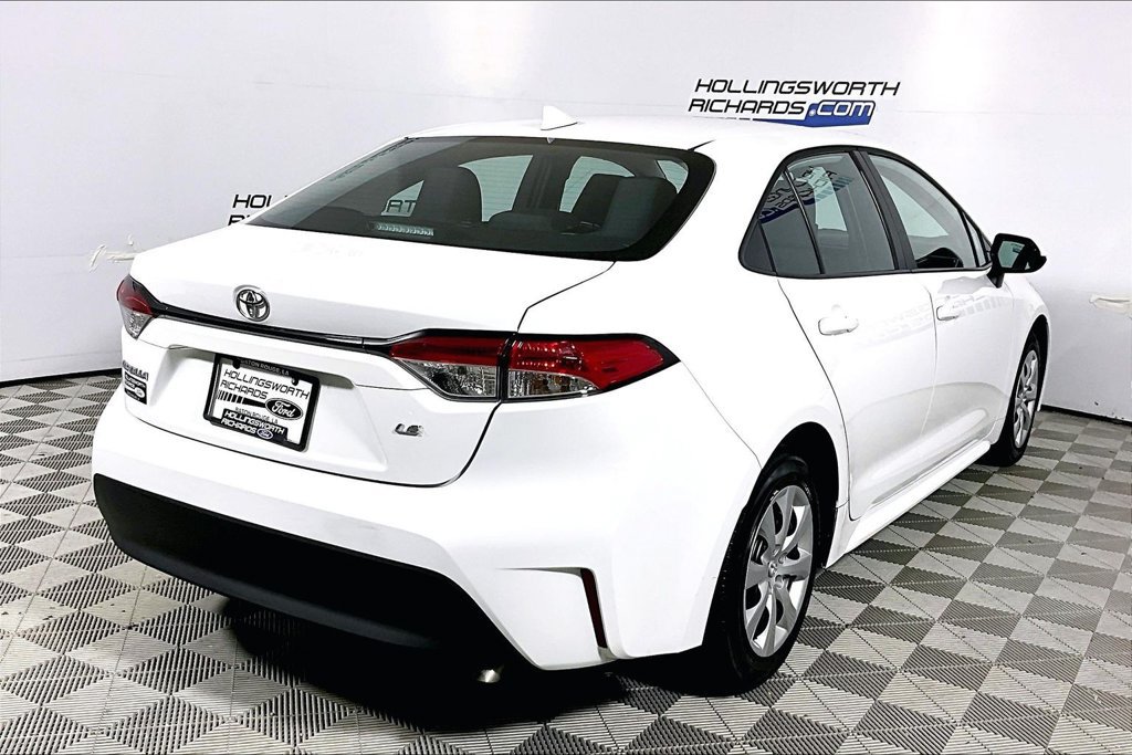 Used 2026 Toyota Corolla LE FWD image 9