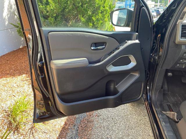 Used 2023 Nissan Frontier SV w/ SV Convenience Package AWD/4WD image 13