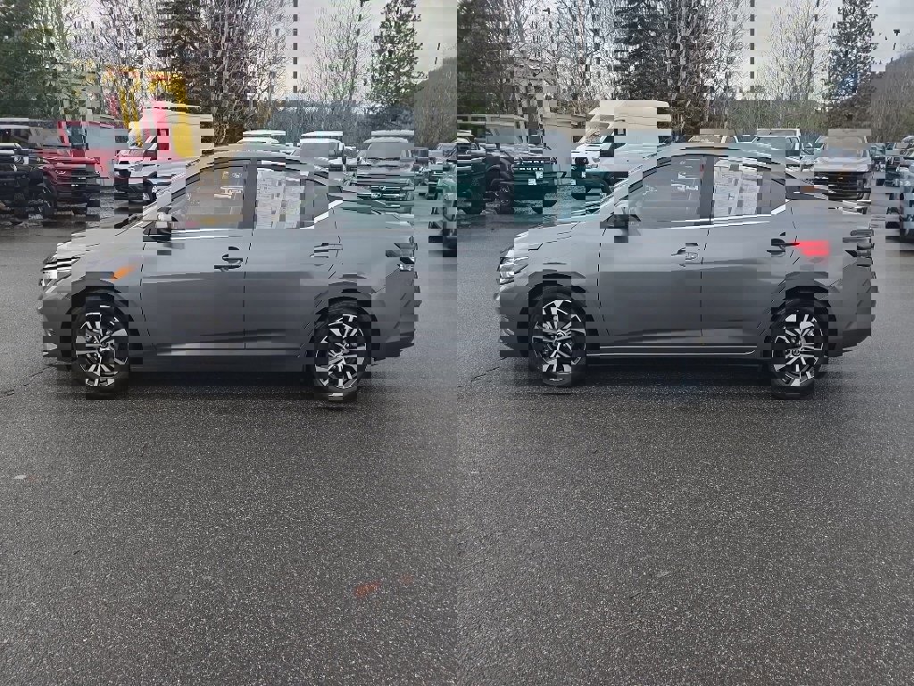 Used 2023 Nissan Sentra SV image 2