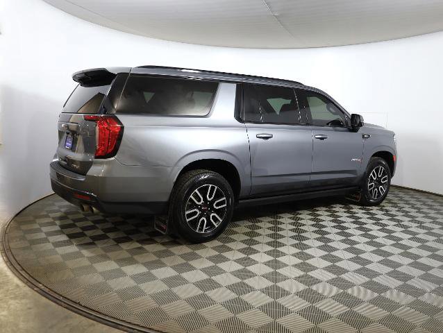 Used 2022 GMC Yukon XL AT4 w/ Technology Package image 4