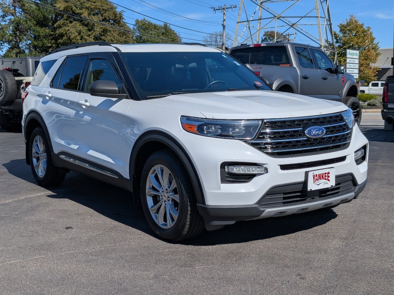 Certified 2020 Ford Explorer XLT w/ Equipment Group 202A AWD/4WD image 35