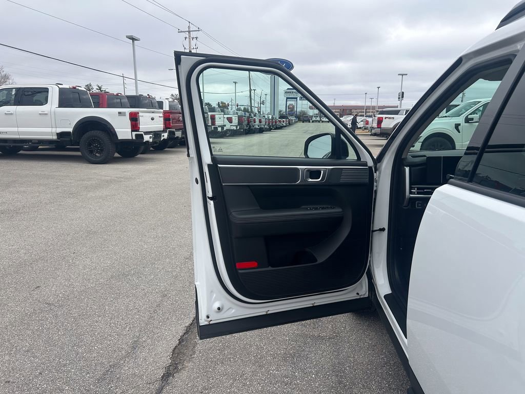 Used 2025 Hyundai Santa Fe XRT image 12