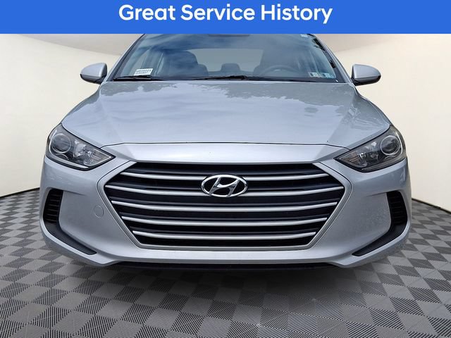 Used 2017 Hyundai Elantra SE w/ Cargo Package FWD image 2