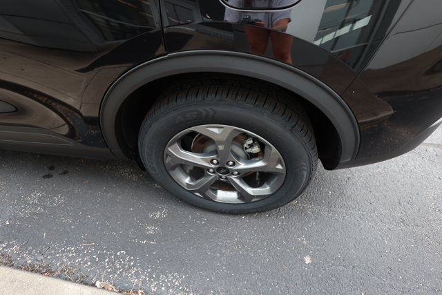 Certified 2025 Ford Escape ST-Line FWD image 8