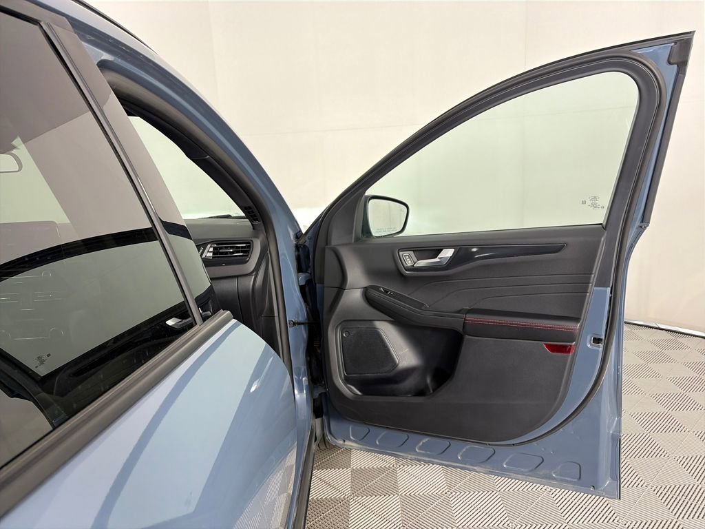 Certified 2025 Ford Escape ST-Line Select image 27