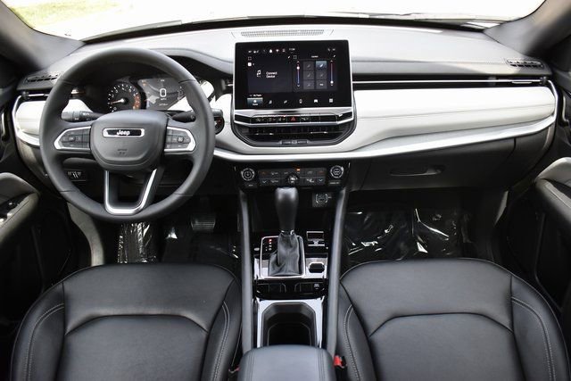 Used 2025 Jeep Compass Limited AWD/4WD image 23