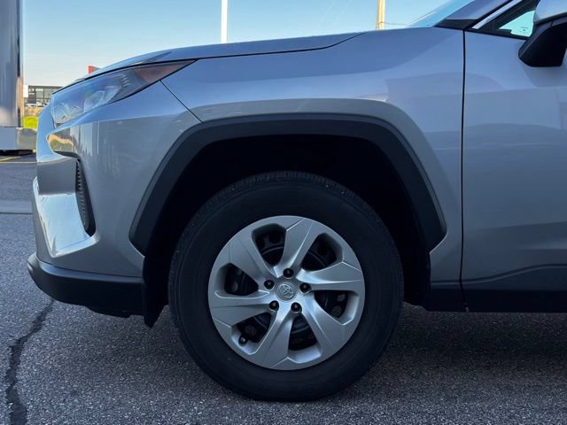 Used 2019 Toyota RAV4 LE w/ Carpet Mat Package AWD/4WD image 36